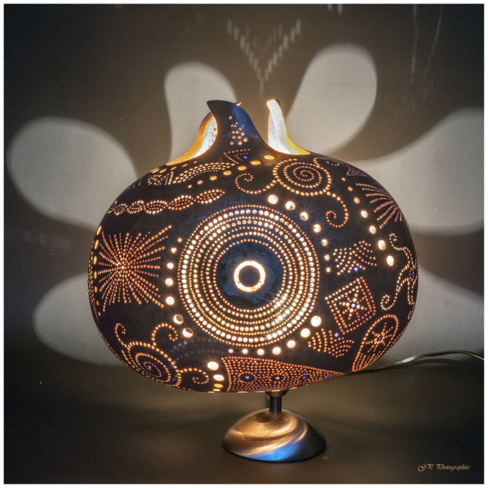 Astéria lampes et luminaires écologiques et éthiques en calebasse Nantes salon de créateurs les Échappées Belles