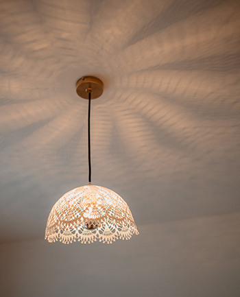 MaillO Design décoration dentelle luminaire Les échappées belles